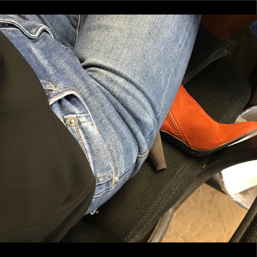 Meet your Posher, Alicia